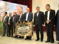 گزارش تصویری از اهداء جوایز  در همایش تجلیل از پرفسور علی اکبر جلالی چهره ماندگار شهرستان شاهرود 